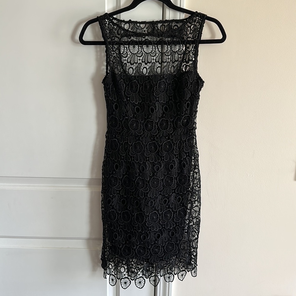 BB Dakota Lace Black Sheath Sleeveless Dress - Picture 4 of 9